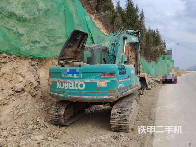 驾驶室顶部（整机外观）