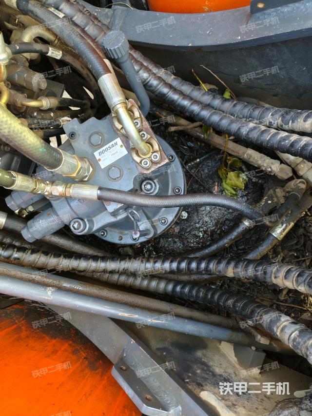 回轉(zhuǎn)馬達(dá)（上車部件）