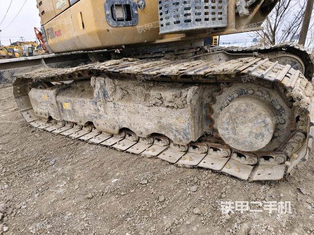 右側(cè)履帶整體?（行走機(jī)構(gòu)）