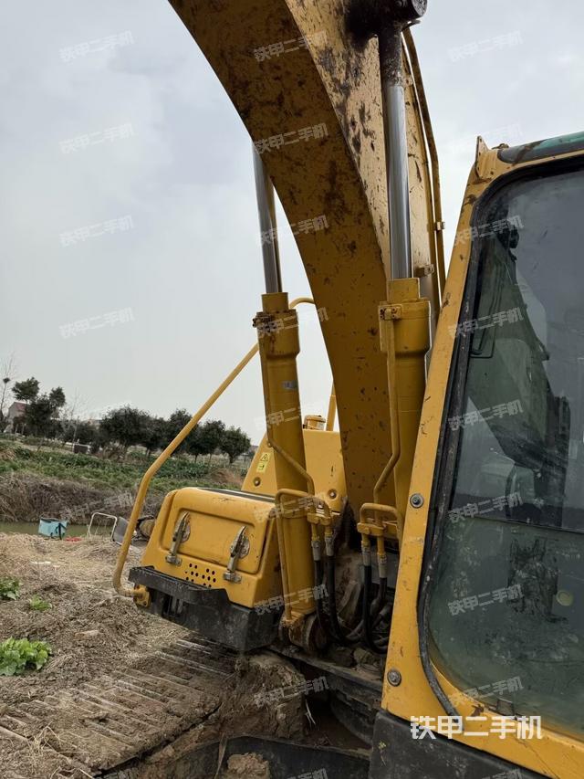 大臂根部?斜視（工作和回轉(zhuǎn)裝置）