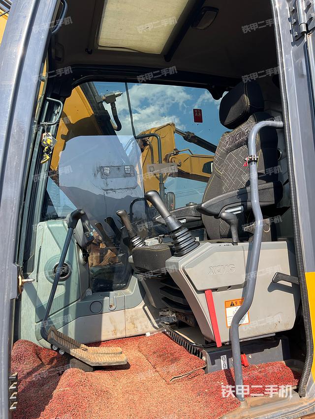 驾驶室整体（整机外观）