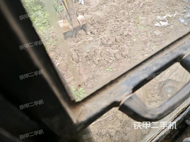 后窗玻璃角標(biāo)(駕駛室部分) 后窗玻璃角標(biāo)(駕駛室部分)