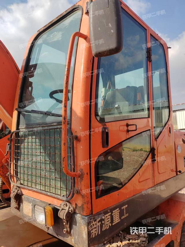 驾驶室整体（整机外观）