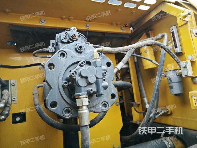液壓泵斜45?右(大件艙室) 液壓泵斜45?右(大件艙室)