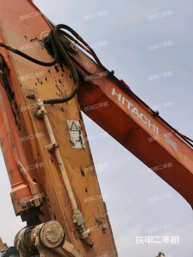 大臂油缸整體?豎拍（工作和回轉(zhuǎn)裝置）