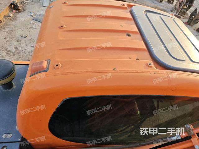 駕駛室頂部俯視(上車(chē)部件) 駕駛室頂部俯視(上車(chē)部件)