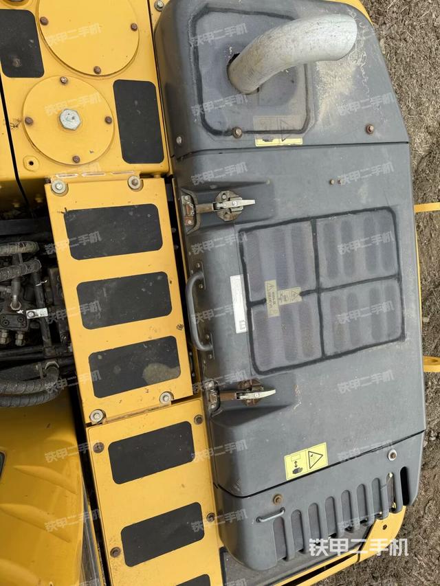 鏟斗右后整體（工作和回轉(zhuǎn)裝置）