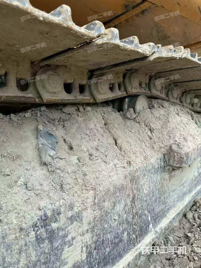 單側(cè)履帶整體（整機(jī)外觀）