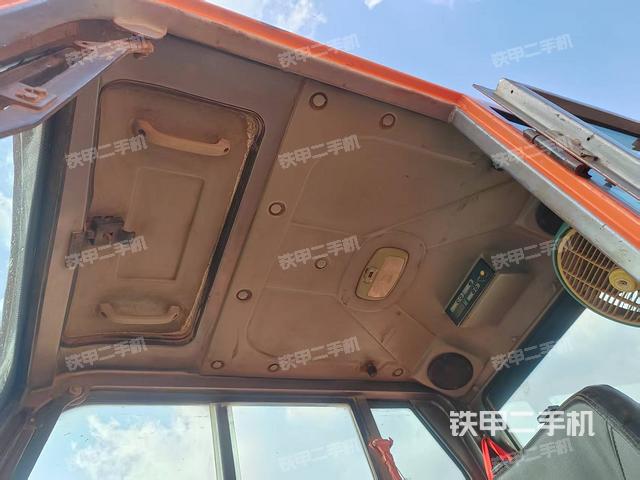 駕駛室頂部（整機(jī)外觀）