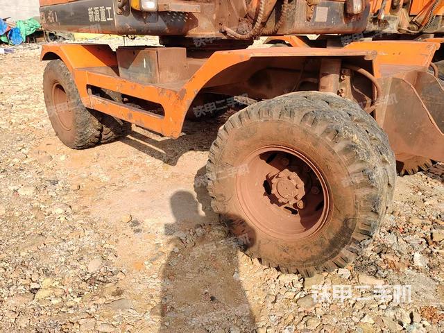 單側(cè)履帶整體（整機(jī)外觀）