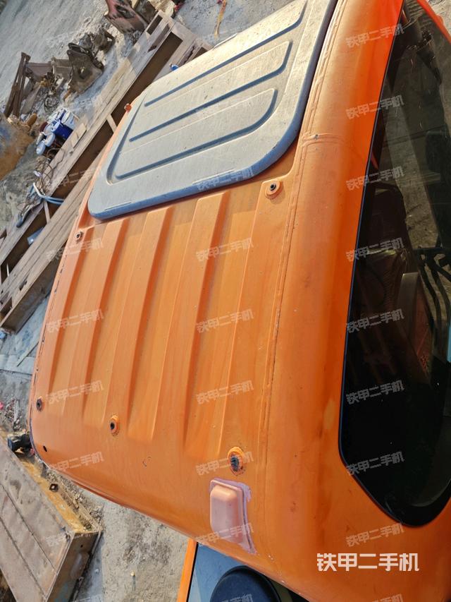 駕駛室頂部俯視（上車部件）