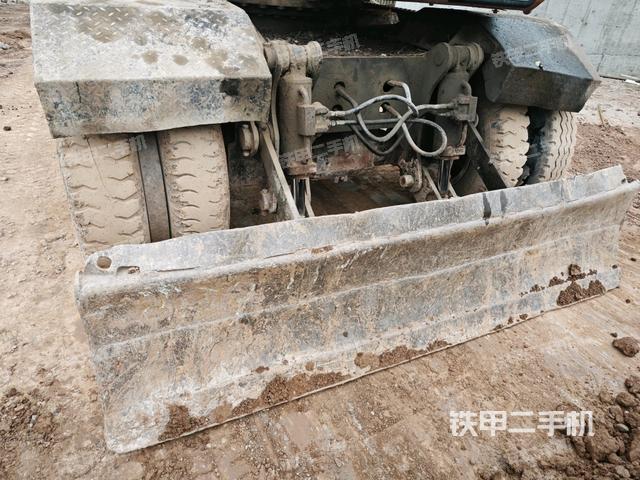 轉(zhuǎn)盤和下車架正前（工作和回轉(zhuǎn)裝置）