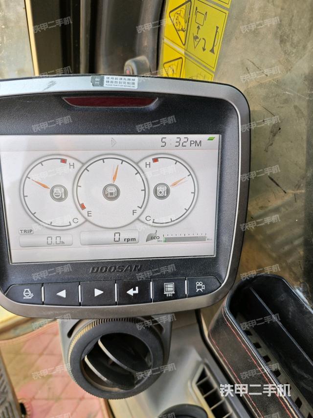 顯示屏?(駕駛室部分) 顯示屏?(駕駛室部分)