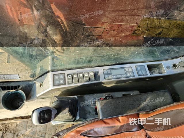 座椅左側(cè)控制臺(tái)/音響/含左手柄（駕駛室部分）