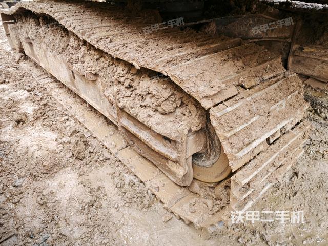 右側(cè)履帶整體(行走機(jī)構(gòu)) 右側(cè)履帶整體(行走機(jī)構(gòu))