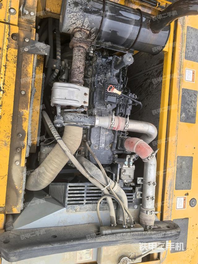 發(fā)動(dòng)機(jī)室（上車部件）