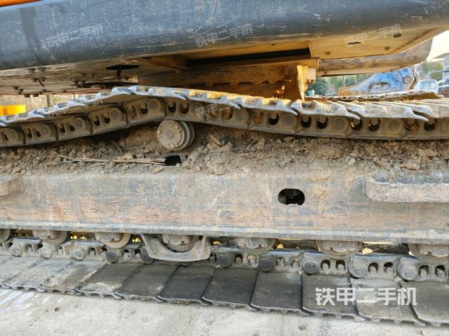 右側(cè)履帶整體(行走機(jī)構(gòu)) 右側(cè)履帶整體(行走機(jī)構(gòu))