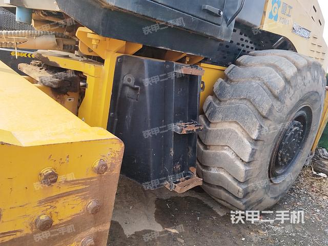 整机右侧（设备外观及核心部件）