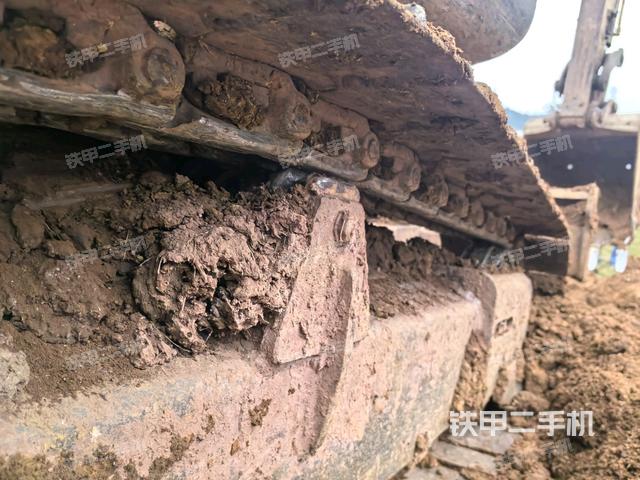 右側(cè)履帶整體?（行走機(jī)構(gòu)）