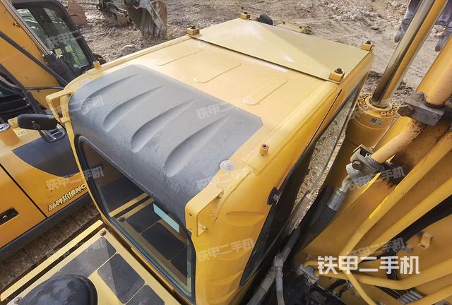 駕駛室頂部（整機(jī)外觀）