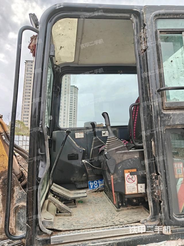 ?駕駛室正側(cè)（駕駛室部分）