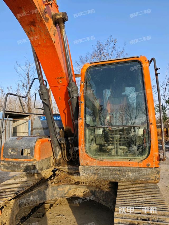 大臂油缸整體?豎拍（工作和回轉(zhuǎn)裝置）