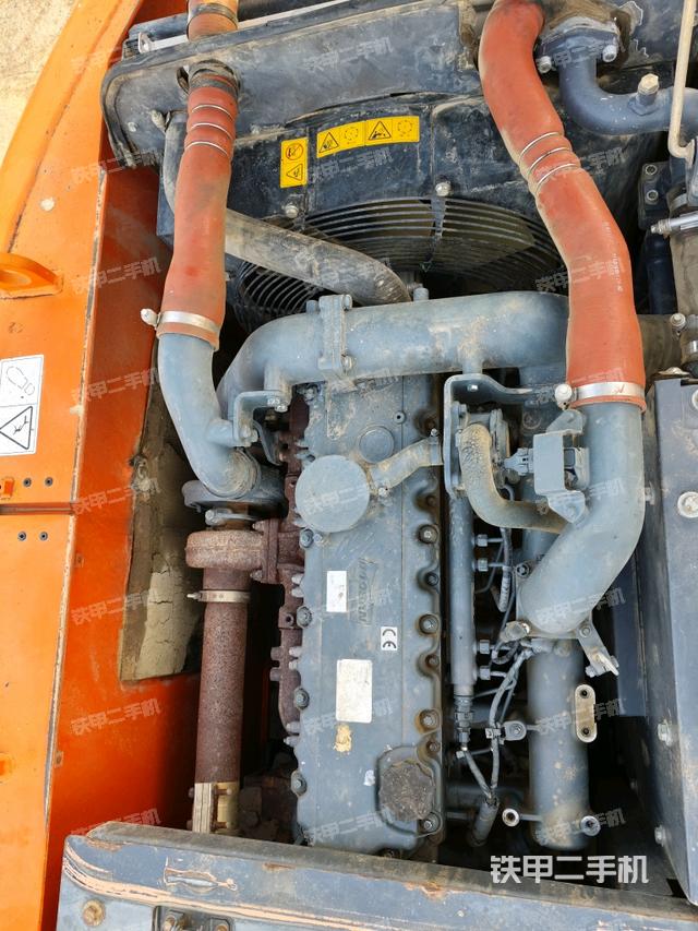 發(fā)動(dòng)機(jī)室（上車部件）