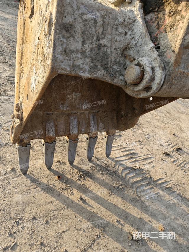 鏟斗右后整體（工作和回轉(zhuǎn)裝置）