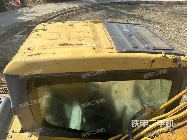 驾驶室顶部（整机外观）