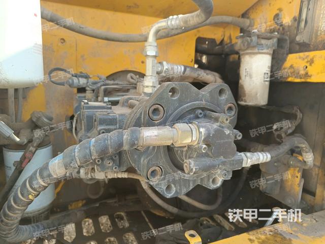 液壓泵斜45?左(大件艙室) 液壓泵斜45?左(大件艙室)