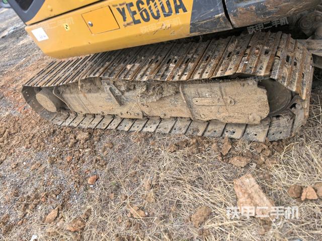 左側(cè)履帶整體?（行走機(jī)構(gòu)）