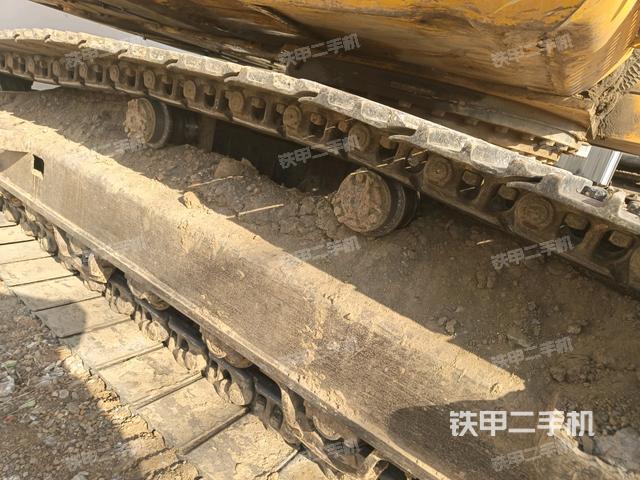 右側(cè)履帶整體(行走機(jī)構(gòu)) 右側(cè)履帶整體(行走機(jī)構(gòu))