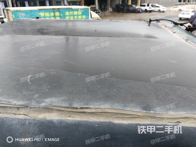 駕駛室頂部(整機(jī)外觀) 駕駛室頂部(整機(jī)外觀)