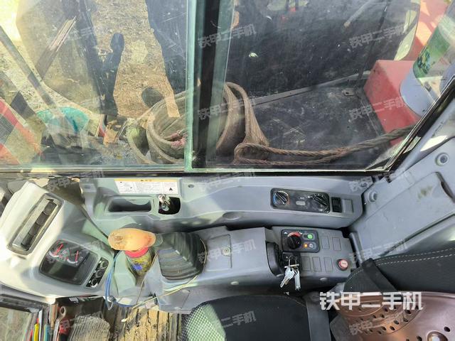 驾驶室整体（整机外观）