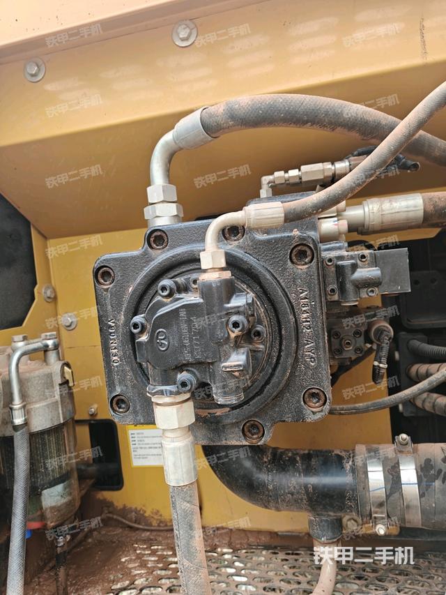 液壓泵斜45?左（大件艙室）