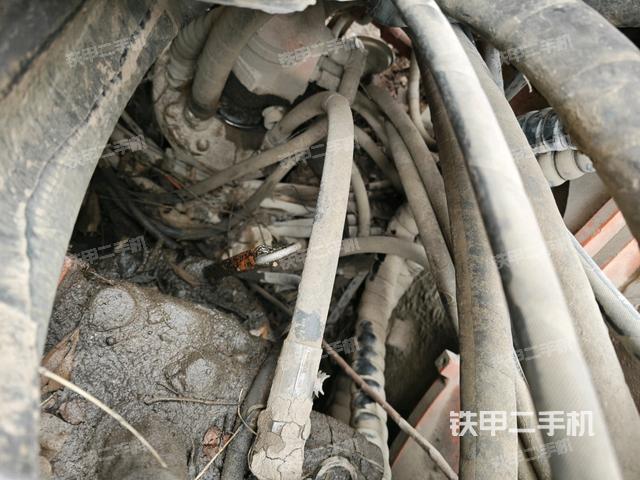 中央回轉(zhuǎn)接頭特寫（上車部件）