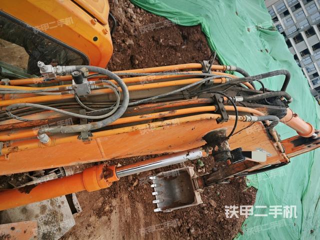 大臂背部俯視（工作和回轉(zhuǎn)裝置）