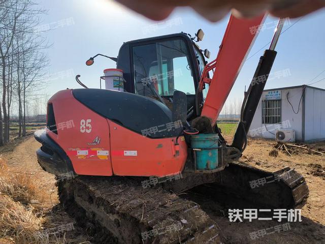 驾驶室顶部（整机外观）