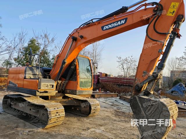 右前45(整機(jī)外觀) 右前45(整機(jī)外觀)