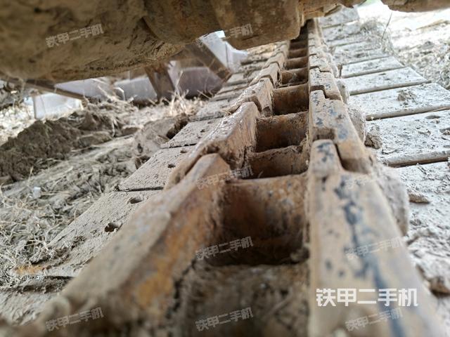 回轉(zhuǎn)馬達和主控閥（整機外觀）