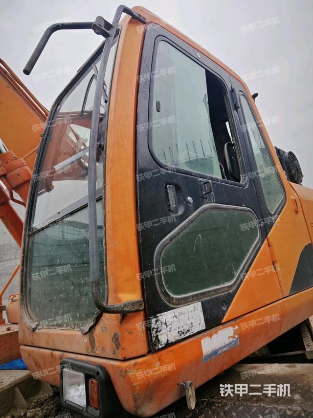 駕駛室左前45度（駕駛室部分）