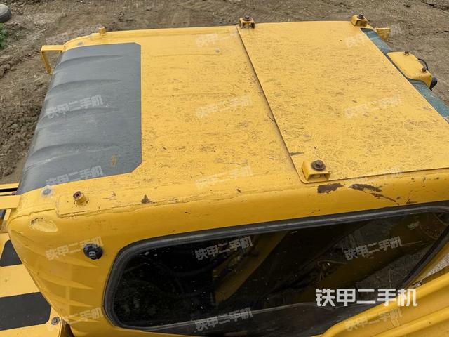 左后方玻璃角標(biāo)（駕駛室部分）