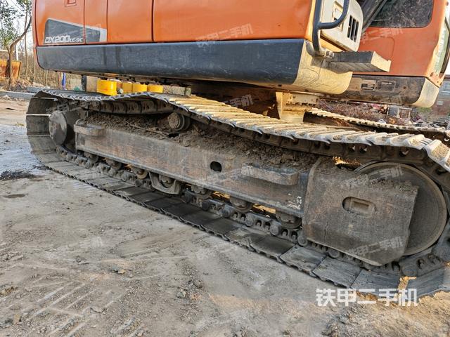 左側(cè)履帶整體?(行走機(jī)構(gòu)) 左側(cè)履帶整體?(行走機(jī)構(gòu))