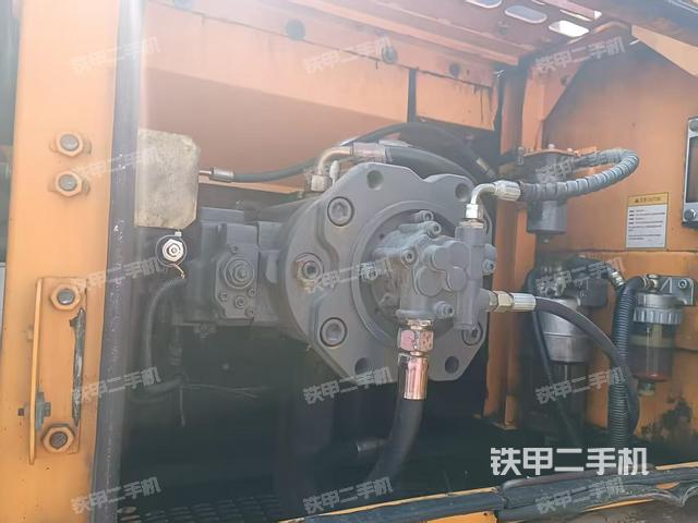 液壓泵艙室正面整體(整機(jī)外觀(guān)) 液壓泵艙室正面整體(整機(jī)外觀(guān))