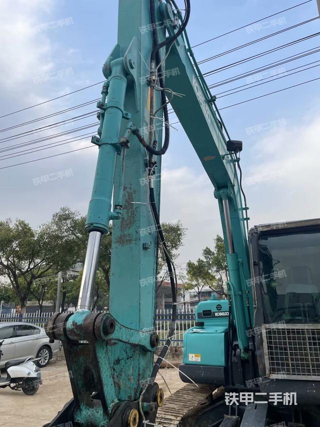 小臂整體右前(工作和回轉(zhuǎn)裝置) 小臂整體右前(工作和回轉(zhuǎn)裝置)