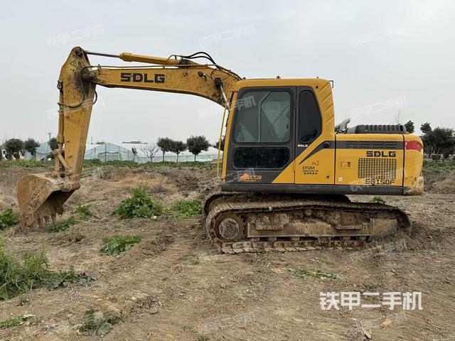 山东临工E6135F挖掘机的设备实拍-第3张实拍照片