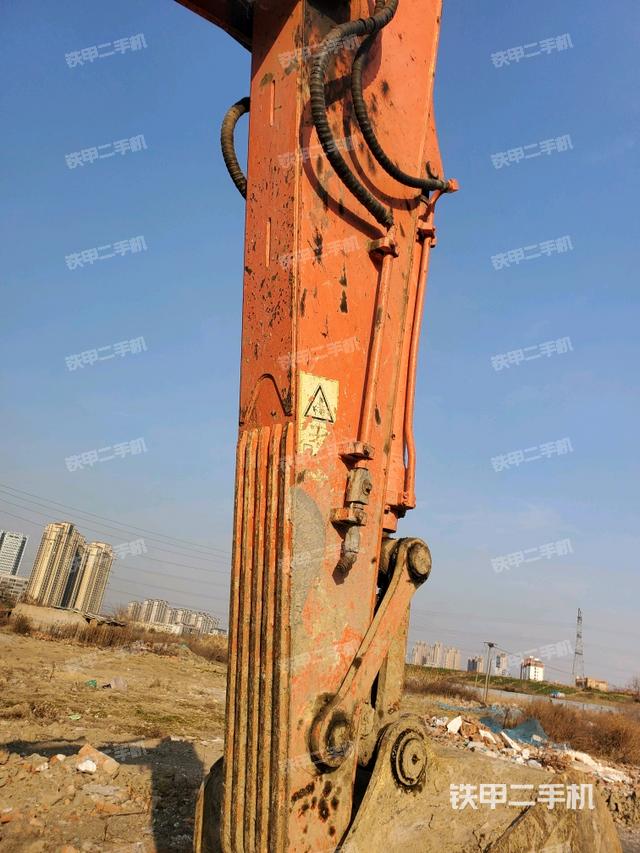 小臂整體左后(工作和回轉(zhuǎn)裝置) 小臂整體左后(工作和回轉(zhuǎn)裝置)
