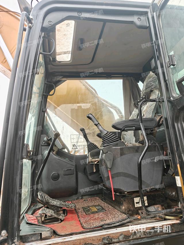 右側(cè)玻璃角標（駕駛室部分）