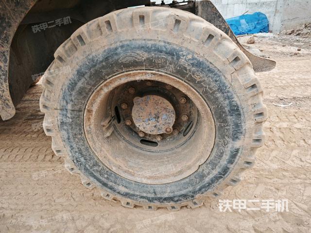 右導向輪（行走機構(gòu)）