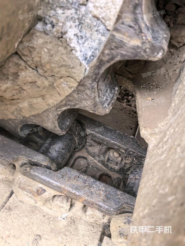 右驅(qū)動(dòng)輪（行走機(jī)構(gòu)）